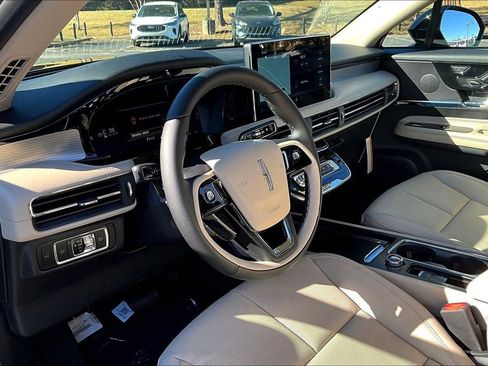 New 2026 Lincoln Corsair Premiere image 6