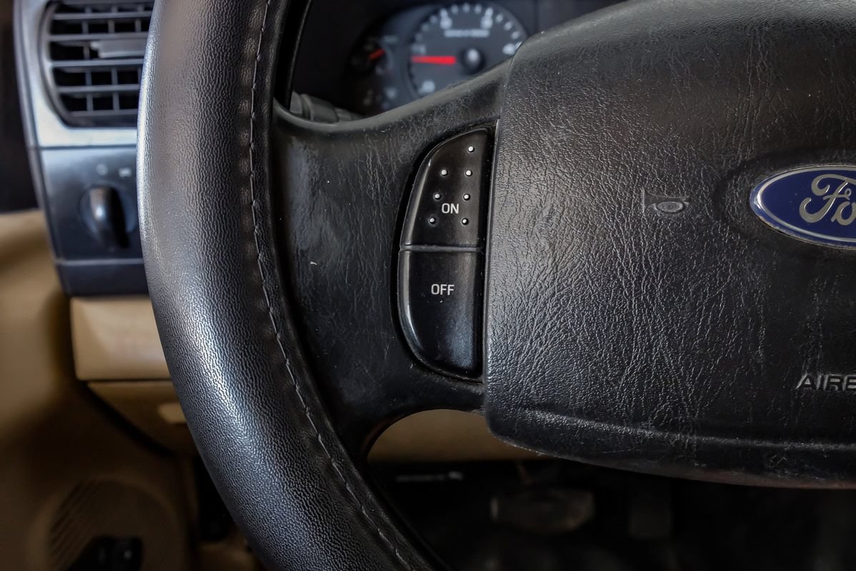 Used 2005 Ford F250 XL AWD/4WD image 16