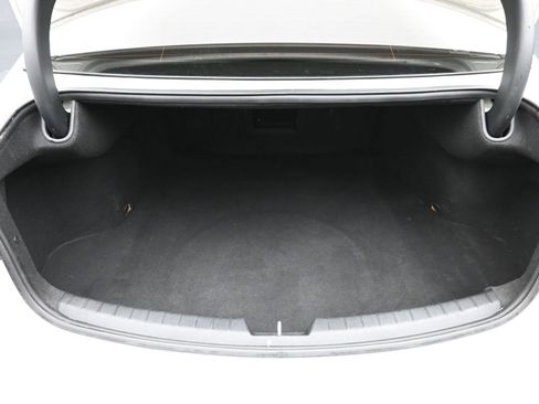 Used 2019 Kia Cadenza Premium image 9