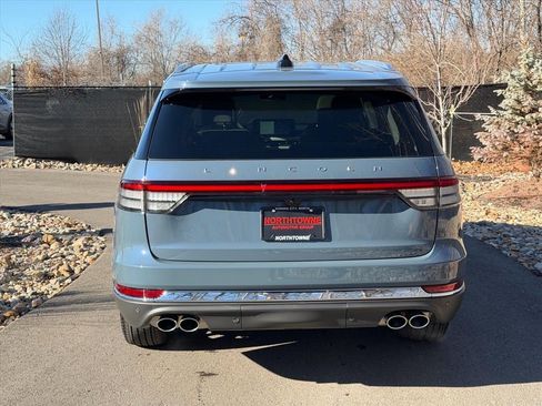 New 2026 Lincoln Aviator AWD image 4