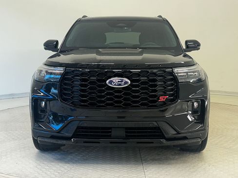 Used 2025 Ford Explorer ST w/ Sun And Sound Package image 5