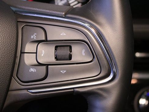 Used 2025 Buick Envista Sport Touring image 22