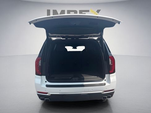 Used 2025 GMC Yukon Denali AWD/4WD image 30
