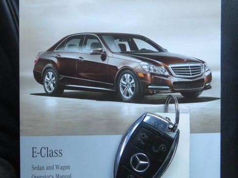 Used 2013 Mercedes-Benz E 350 4MATIC Sedan image 37