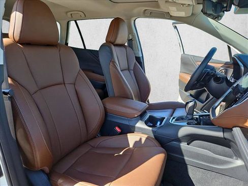 Used 2025 Subaru Outback Touring XT AWD/4WD image 22