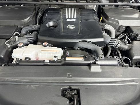 Certified 2025 Lexus LX 600 4WD w/ Interior Upgrade Package image 32