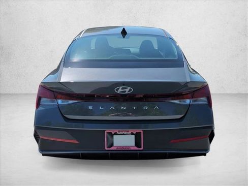 New 2026 Hyundai Elantra SE FWD image 8