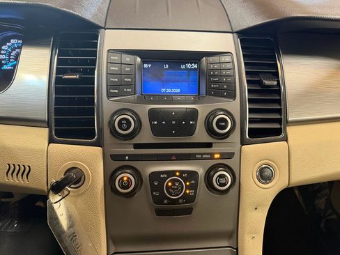 Used 2016 Ford Taurus SEL FWD image 17