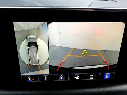 Used 2022 Chevrolet Tahoe LT w/ Luxury Package image 45