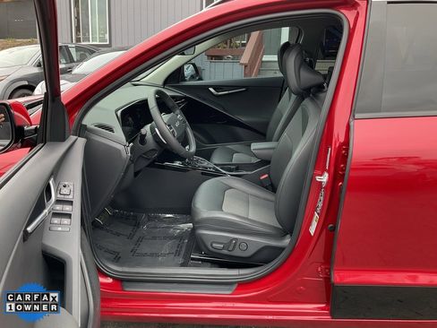 Used 2024 Kia Niro EX Touring image 13