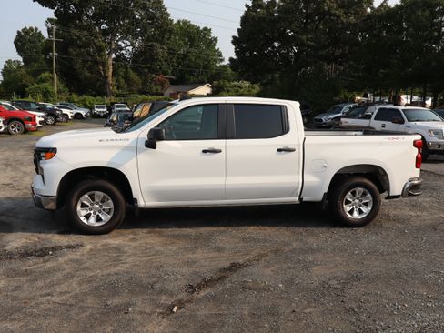 Used 2024 Chevrolet Silverado 1500 W/T w/ WT Value Package AWD/4WD image 18