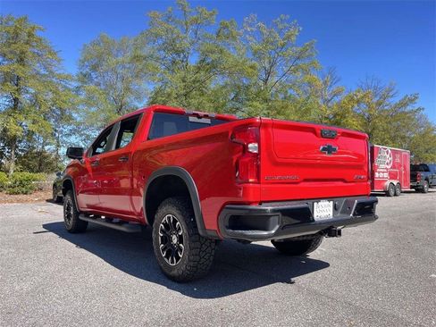 Used 2023 Chevrolet Silverado 1500 ZR2 w/ Technology Package image 4
