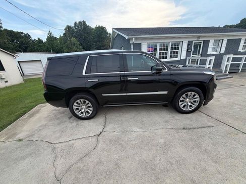 Used 2018 Cadillac Escalade Premium Luxury AWD/4WD image 14