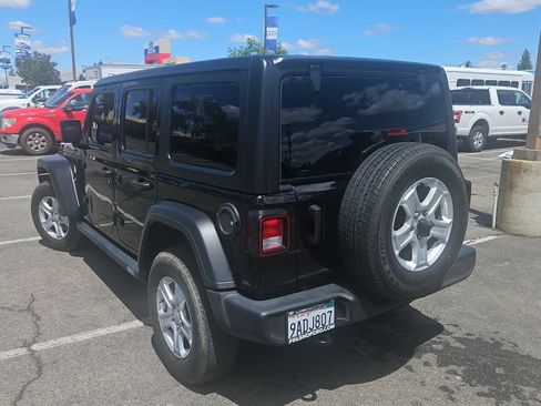 Used 2022 Jeep Wrangler Unlimited Sport AWD/4WD image 6
