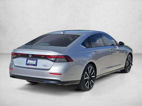 Used 2023 Honda Accord Touring image 5