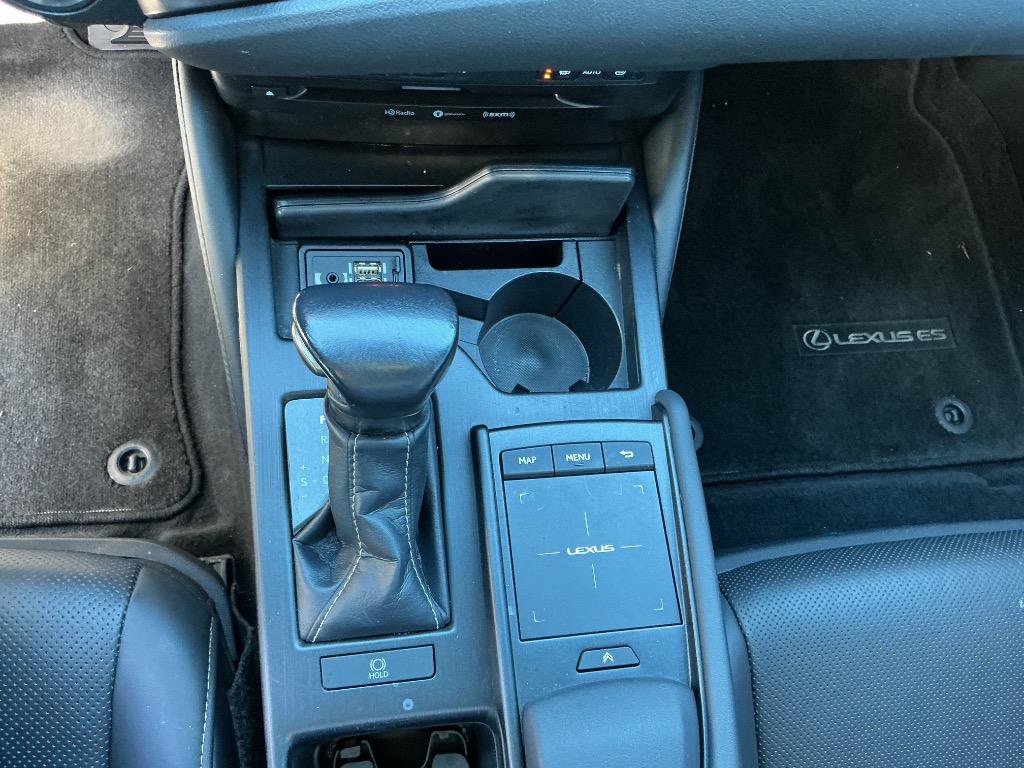 Used 2019 Lexus ES 350 w/ Premium Package FWD image 16