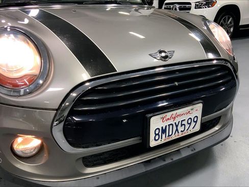 Used 2017 MINI Cooper 2-Door Hardtop image 28