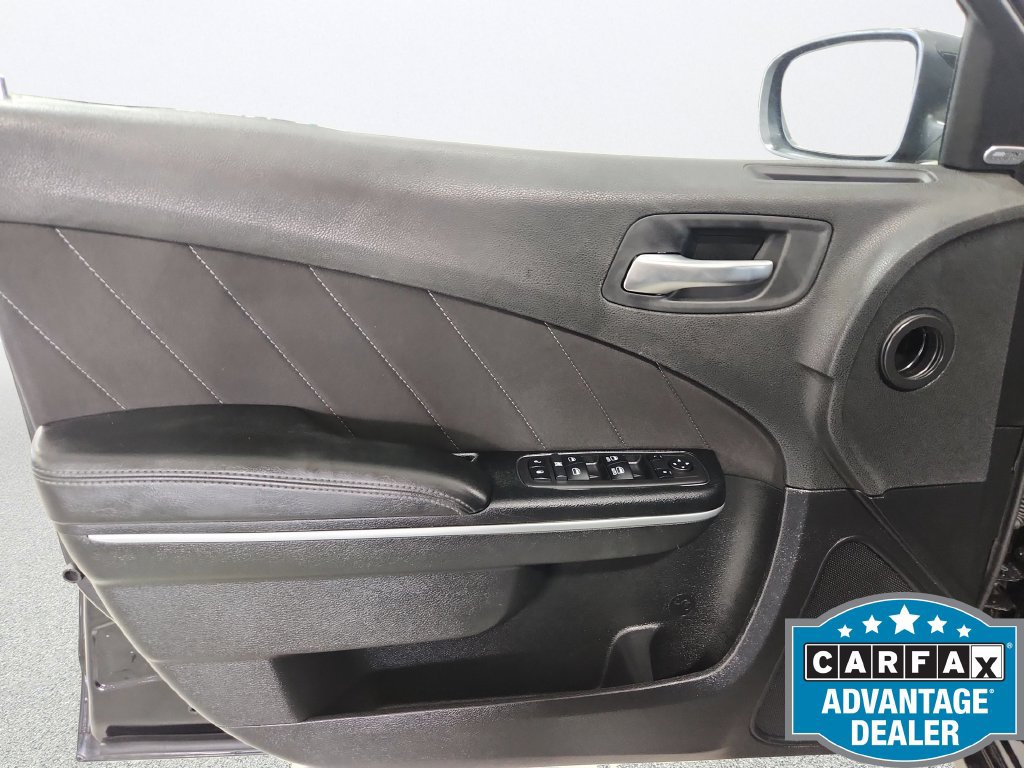Used 2023 Dodge Charger SXT RWD image 17