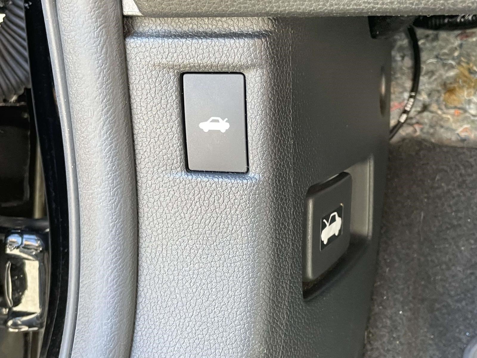 Used 2025 Honda Accord SE image 18