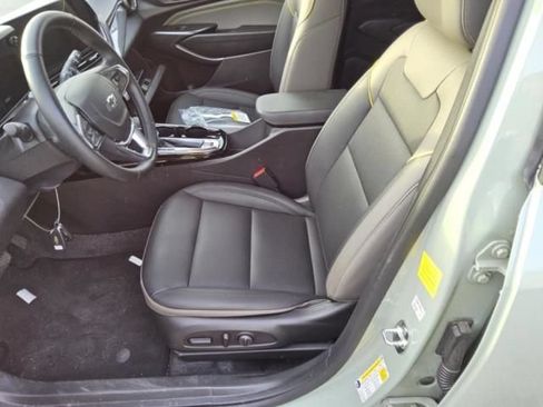 Used 2025 Chevrolet Trax ACTIV w/ Driver Confidence Package FWD image 8