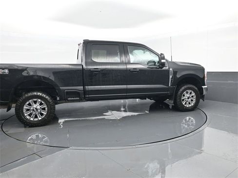 Used 2023 Ford F250 Lariat w/ FX4 Off-Road Package image 4