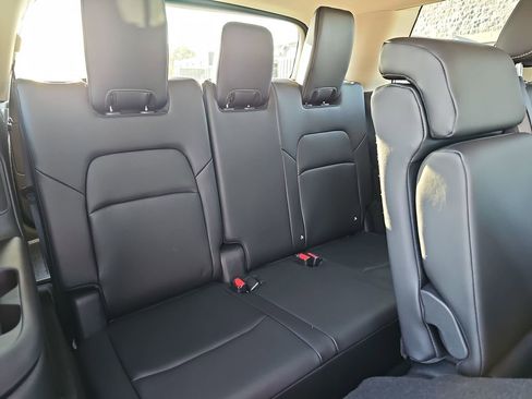 New 2026 Nissan Pathfinder Platinum w/ Accent Package FWD image 15