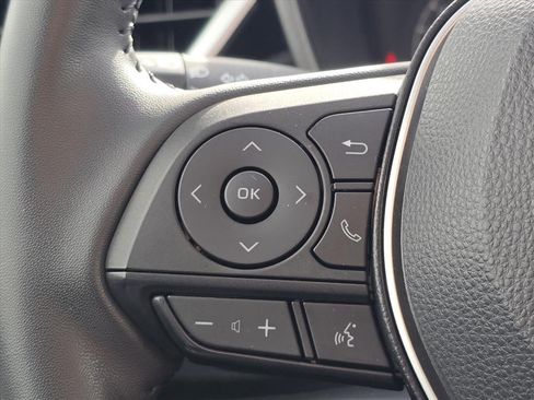 Used 2022 Toyota Corolla SE w/ SE Preferred Package image 17