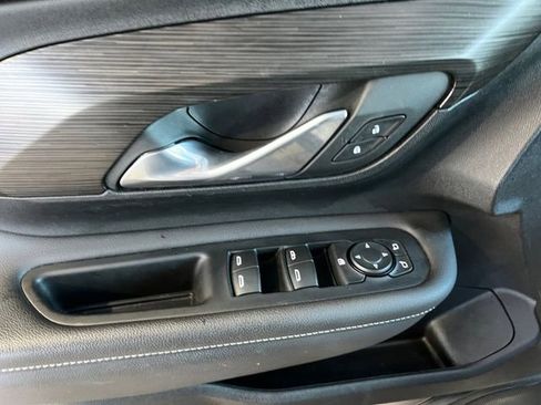 Used 2023 GMC Terrain SLE w/ Driver Convenience Package image 16