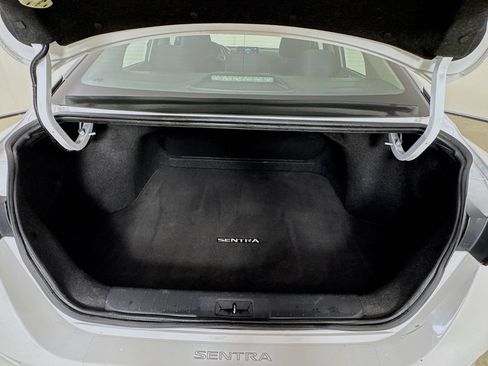 Used 2024 Nissan Sentra SV FWD image 29