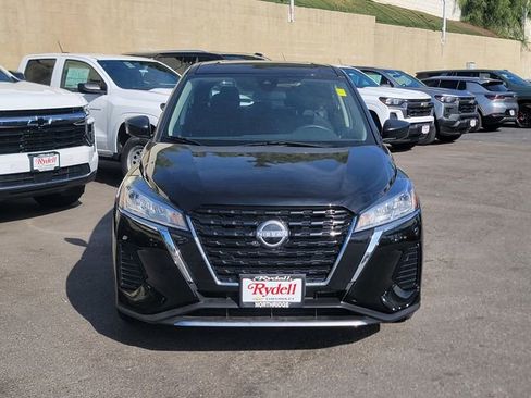 Used 2024 Nissan Kicks S image 2