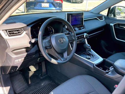 Certified 2024 Toyota RAV4 XLE w/ Convenience Package image 18