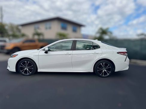 Used 2020 Toyota Camry SE image 6
