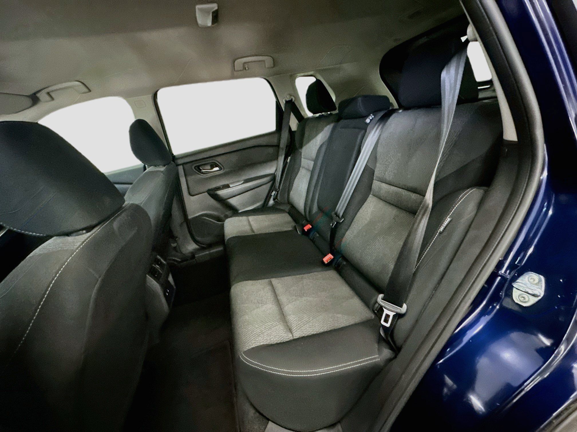 Used 2025 Nissan Rogue SV AWD/4WD image 28