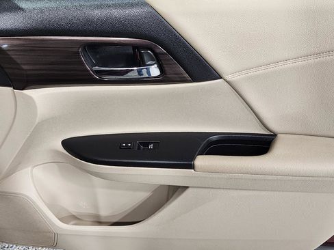 Used 2016 Honda Accord EX-L image 22