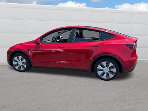 Used 2022 Tesla Model Y Long Range AWD/4WD image 2