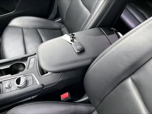 Used 2025 Cadillac XT6 Premium Luxury image 13