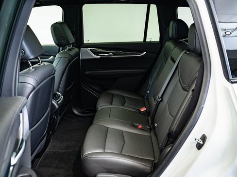 Used 2023 Cadillac XT6 Sport image 34