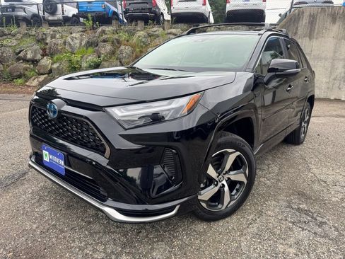 Used 2023 Toyota RAV4 SE AWD/4WD image 2
