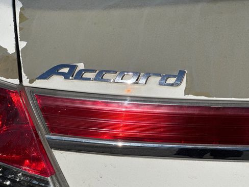 Used 2011 Honda Accord EX-L image 23