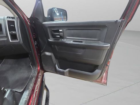 Used 2019 RAM 1500 Express RWD image 23