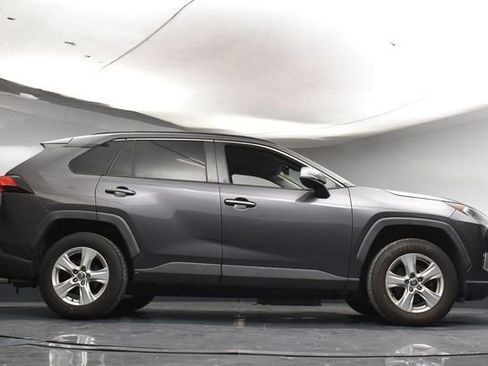 Used 2020 Toyota RAV4 XLE image 38