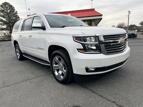 Used 2020 Chevrolet Suburban Premier image 3