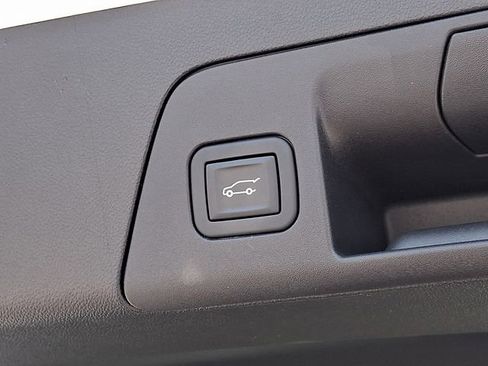 Used 2023 Buick Envision Avenir image 33