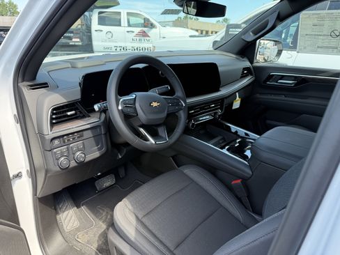 New 2025 Chevrolet Suburban LS image 11