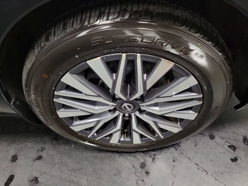 Used 2024 Nissan Altima 2.5 SV FWD image 12