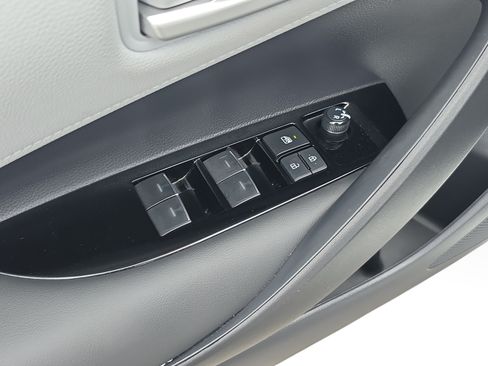 Used 2024 Toyota Corolla SE FWD image 19