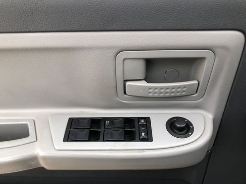 Used 2005 Dodge Dakota SLT image 12