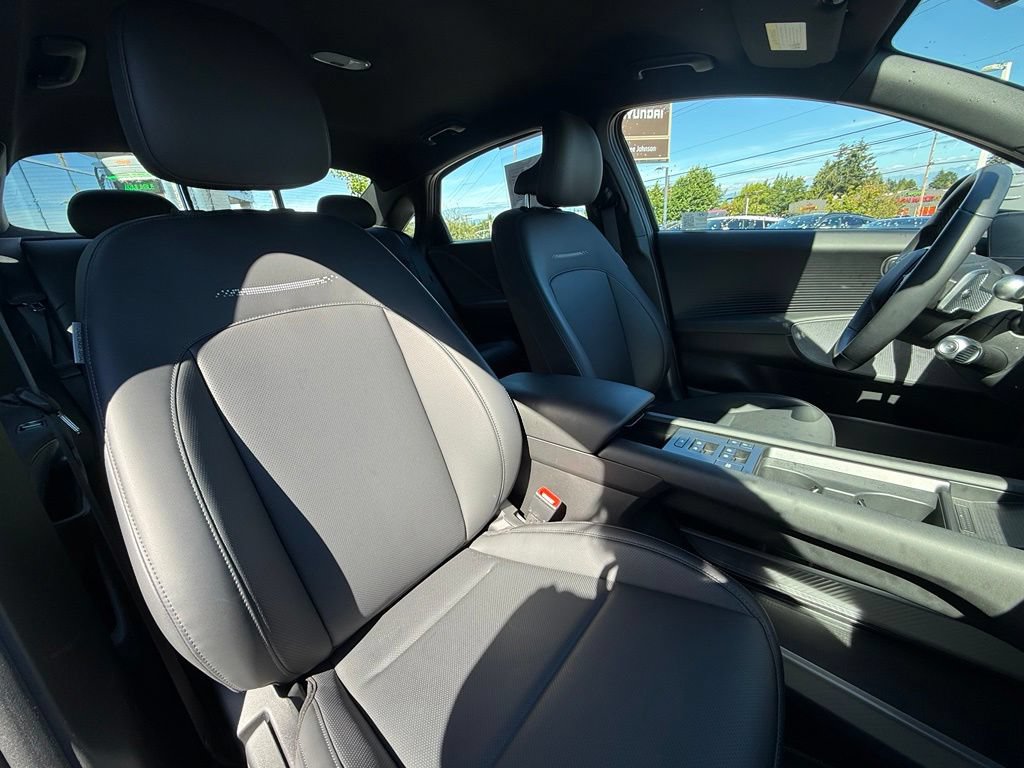 Used 2025 Hyundai Ioniq 6 SEL AWD/4WD image 19