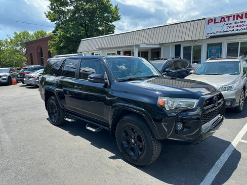 Used 2019 Toyota 4Runner SR5 Premium AWD/4WD image 3
