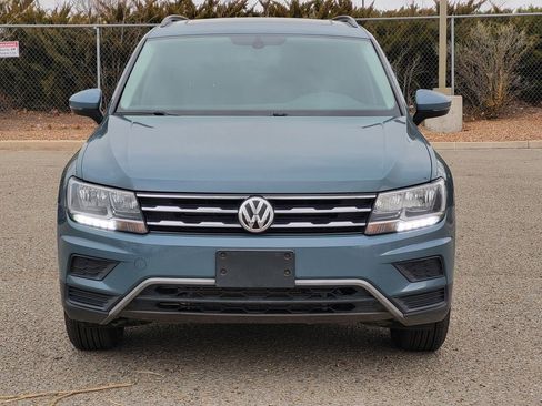 Used 2020 Volkswagen Tiguan SE w/ Panoramic Sunroof Package image 2
